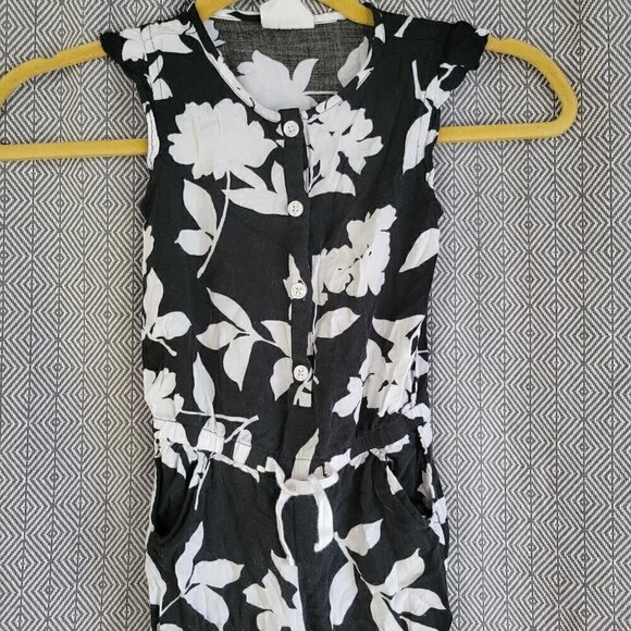 Crazy 8 Black And White Floral Romper Size 3T - Picture 2 of 13